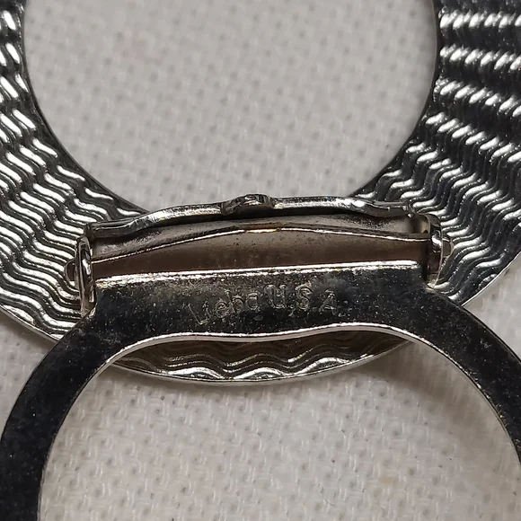 Lieba U.S.A. silver-tone Round scarf clip  Stunning Vintage 1.5" - Picture 3 of 8